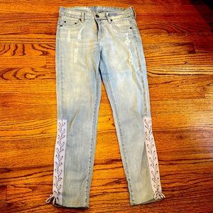 Carmar Distressed/lace up jeans